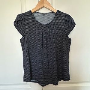Adrianna Papell Women’s Blouse, Medium, Great Condition. Navy with White Dots.